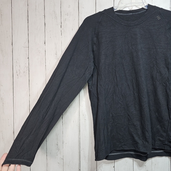 Lululemon Men's Black Vented Under Arms Size XL Long Sleeve Lightweight . - Picture 3 of 7